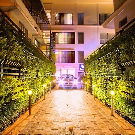 Hotel Neighbourhood, Cochin Kochi Exterior photo