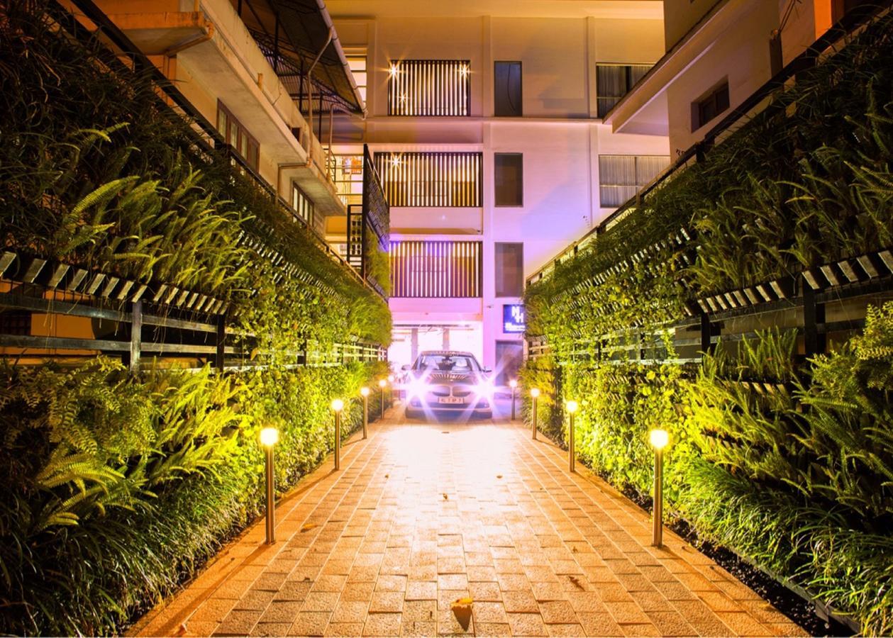 Hotel Neighbourhood, Cochin Kochi Exterior photo